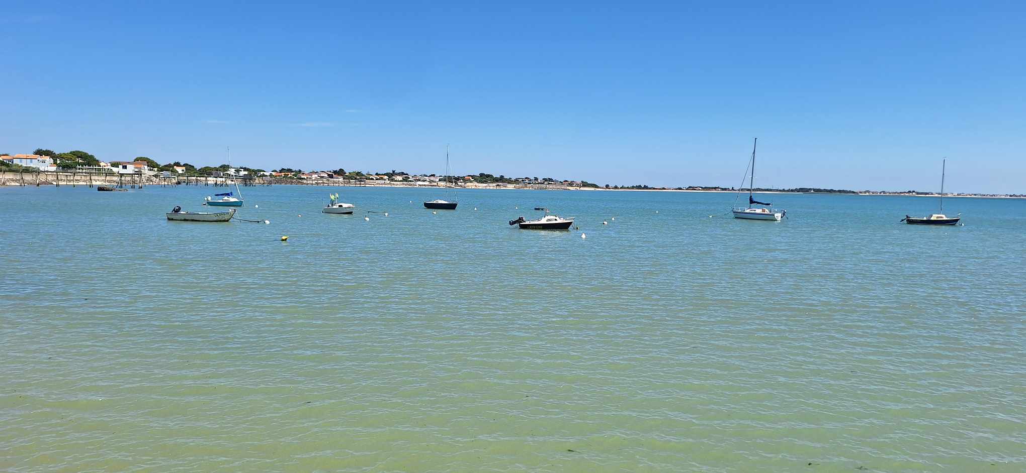 visitez le port du loiron avec huggy rent